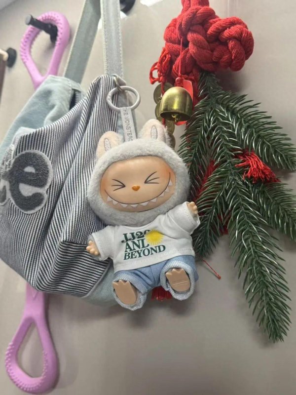 嘉汇优配 为什么好多人包上，都要挂一个玩偶？